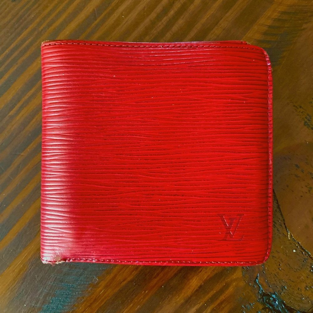 ❇️Louis Vuitton Red Epi Leather Bifold Wallet
